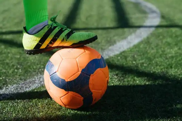 Mengatasi Bias Konfirmasi: Pengubah Permainan dalam Taruhan Sepak Bola